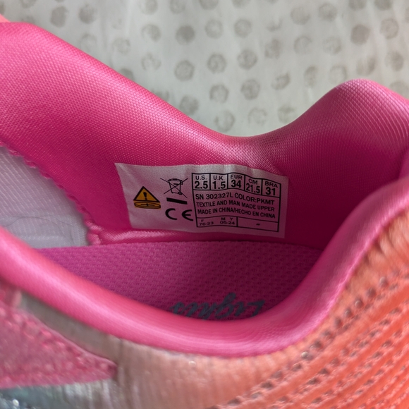 Skechers Kids' Pink and Blue Light-Up Sneakers Brand New Never Worn - Picture 5 of 6